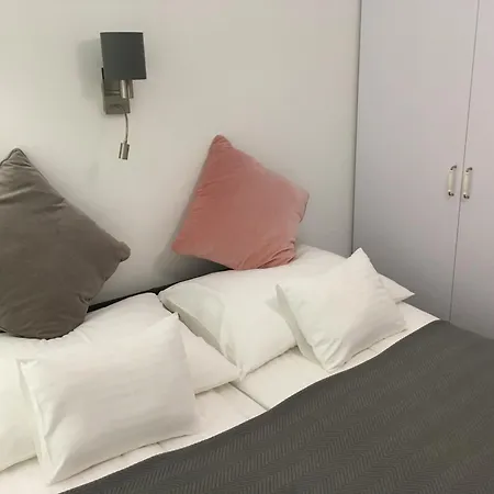Dom Apartment *